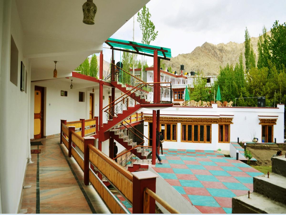 Beyond Stay - Kanika Himalayan View 레 외부 사진